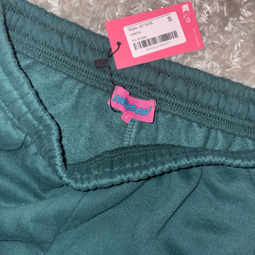 NWT Edikted So Sporty Sweat Shorts - Picture 4 of 4